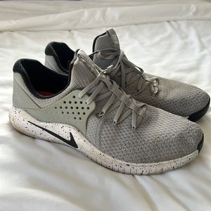 Men’s Nike shoes size 14